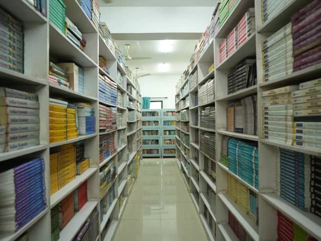 indira-university-Facility_Library-3