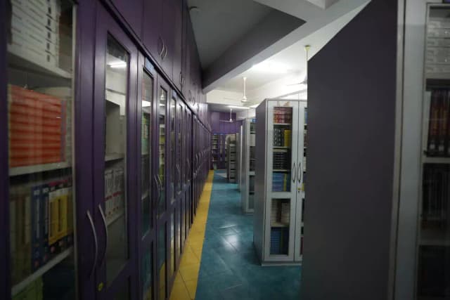 indira-university-Facility_Library-4