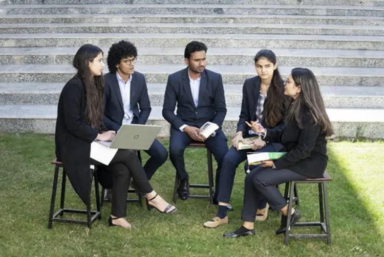 A Sneak Peek into B.Sc Computer Science: What’s Inside the Degree?
