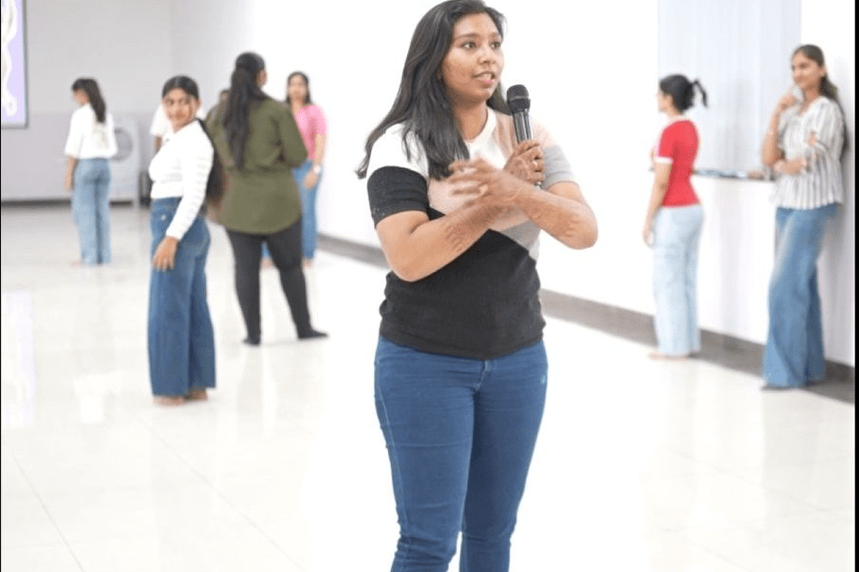 An Experience to Unwind β Stress Buster Dance Workshop